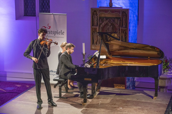 WEMAG-Solistenpreis 2017 geht an Stephen Waarts