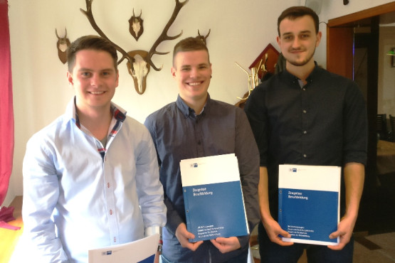 Absolventen Jonas Pinnow, Christopher Stern, Fabian Kramer