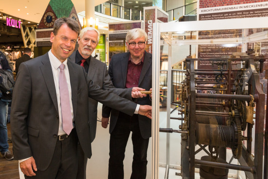 Eröffnung Wanderausstellung "Kirchturmuhren in Not". Eröffnung Wanderausstellung "Kirchturmuhren in Not".