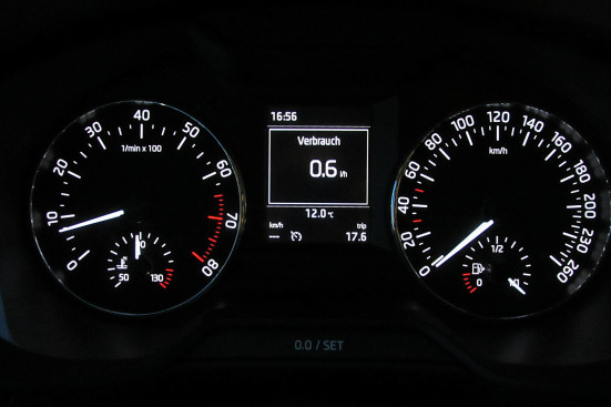Sprit, Benzin, Diesel, Stromverbrauch beim Auto fahren senken durch sparsames fahren Sprit, Benzin, Diesel, Stromverbrauch beim Auto fahren senken durch sparsames fahren