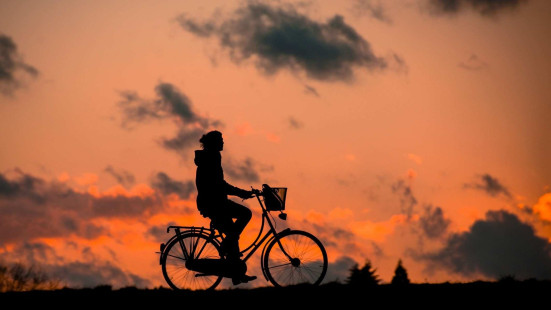 Sprit sparen und mit dem Fahrrad zur Arbeit fahren Sprit sparen und mit dem Fahrrad zur Arbeit fahren