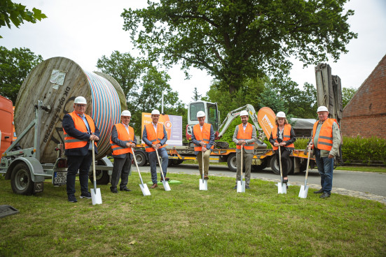 offizieller_baustart_fuer_glasfasernetz_in_den_regionen_lenzen_karstaedt_und_perleberg