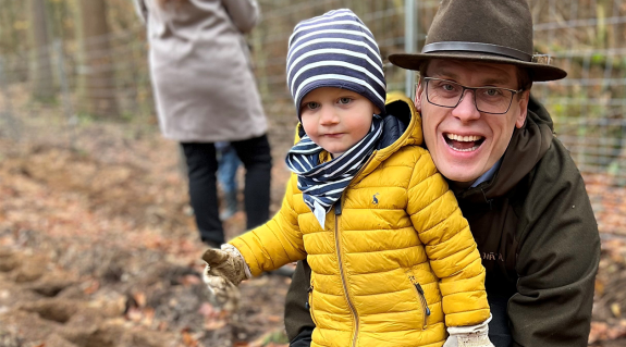 Grosskunde HygCen bei der WEMAG-Baumpflanzaktion November 2021 klima_allianz