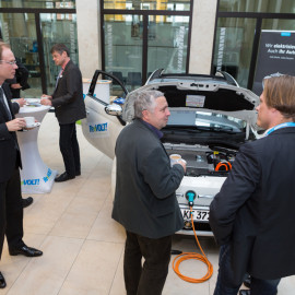 Das E-Cabrio stoß auf viele interessierte Besucher