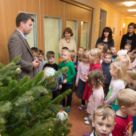 Viele staunende Kinder bei der diesjährigen Aktion