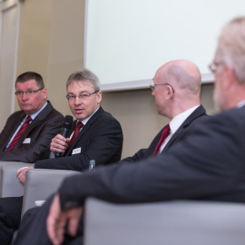 WEMAG-Vorstand Thomas Pätzold moderierte die Diskussion beim Energieforum