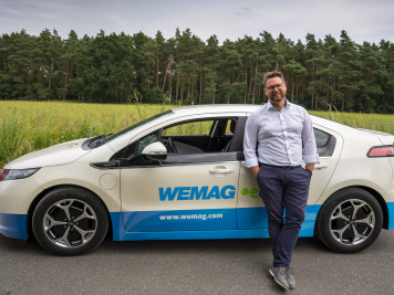 Mario macht was Vernünftiges für die WEMAG. Bild: © moegrafie.de Mario macht was vernünftiges für die WEMAG